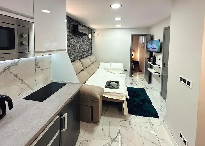 Lagom Paraiso Royal * 아로나