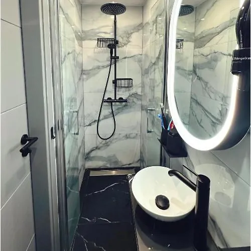 Lagom Paraiso Royal 아로나